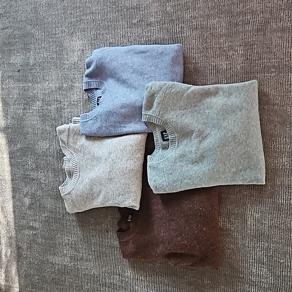 GAP Sweaters - Picture 2 of 10